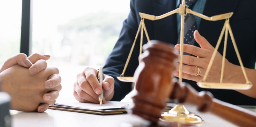 Management lease contract traesch lawyer